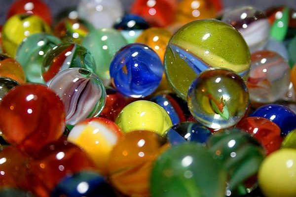 Những viên bi nhỏ bé gây hại cho bé dưới 3 tuổi