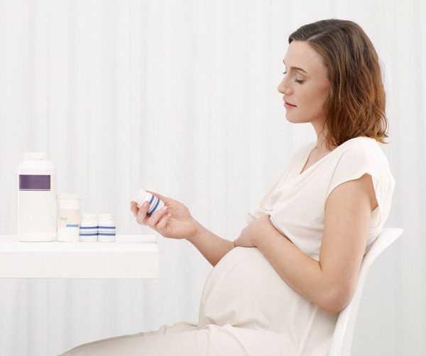 Mẹ bầu không nên dùng thuốc khi không có sự chỉ định của bác sĩ